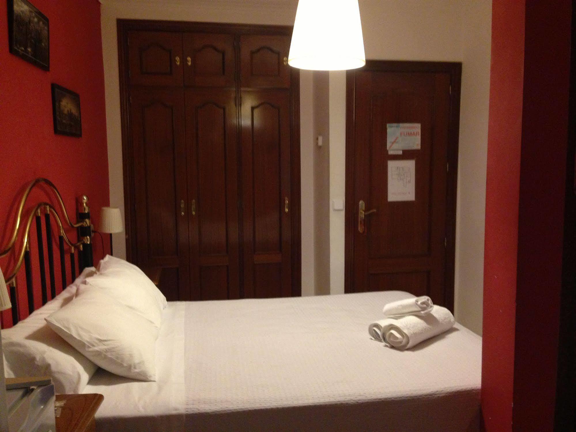 Hostal La Estrella Madrid Eksteriør bilde