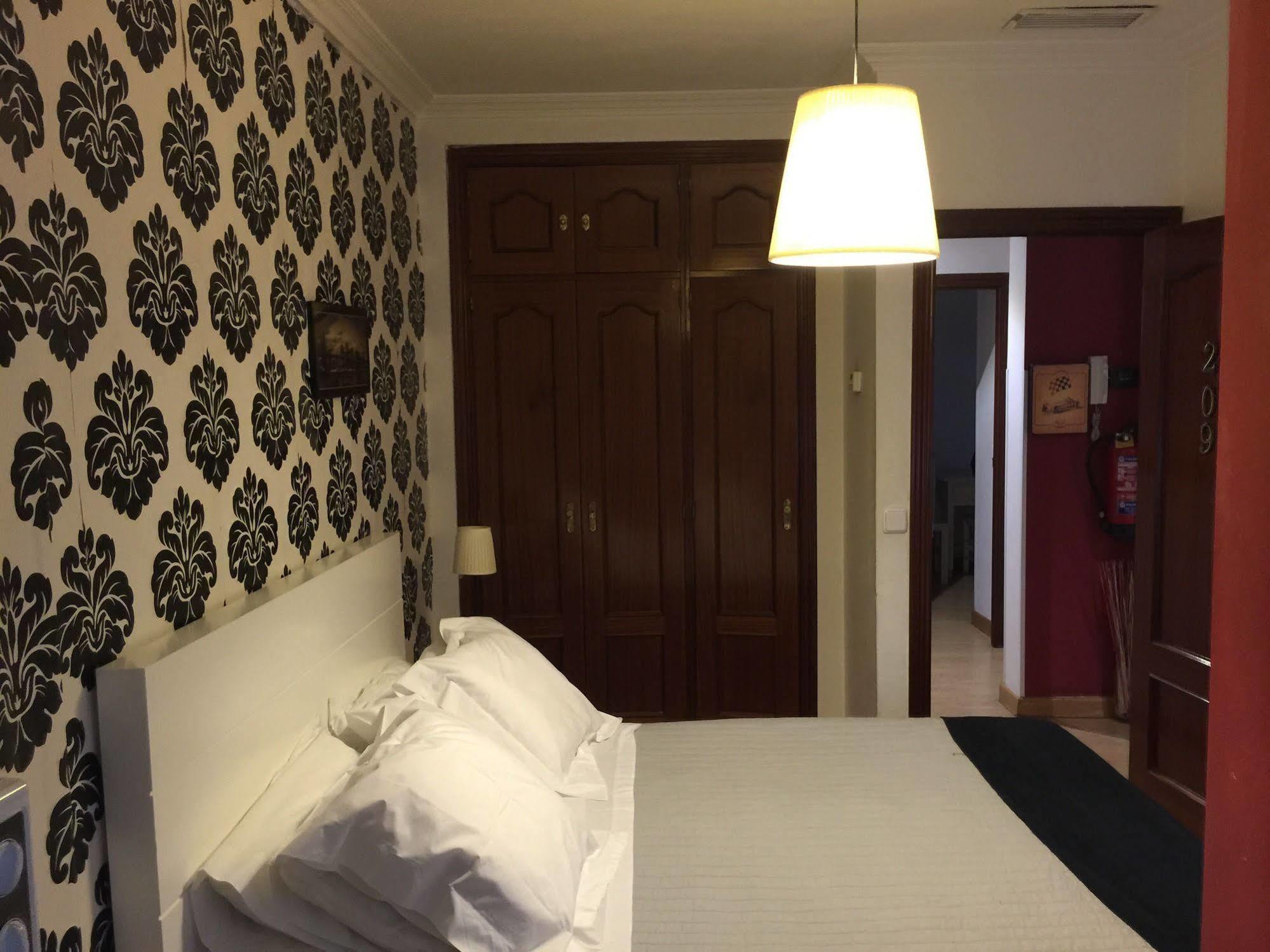 Hostal La Estrella Madrid Eksteriør bilde