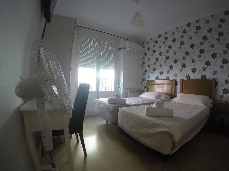 Hostal La Estrella Madrid Eksteriør bilde